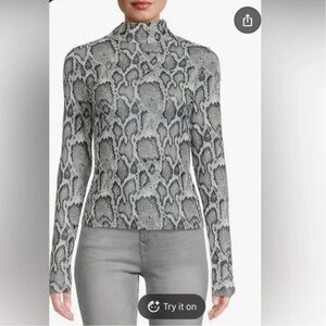 Afrm small top shirt snake mesh grey